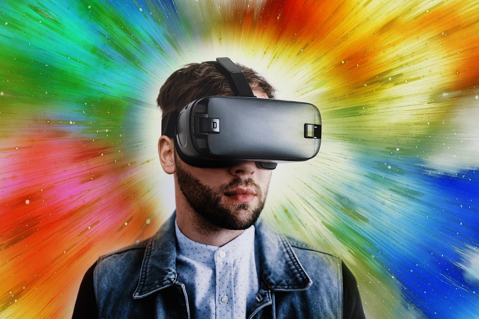 VRゴーグル(HMD)おすすめは?何ができる?《VRゴーグル最新情報》